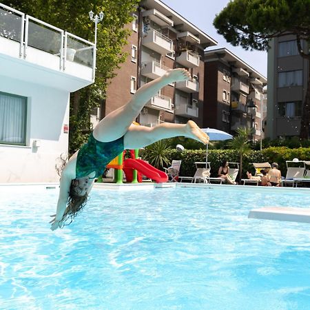 Nautilus Hotel Family All Inclusive Белларія-Іджеа-Марина Екстер'єр фото